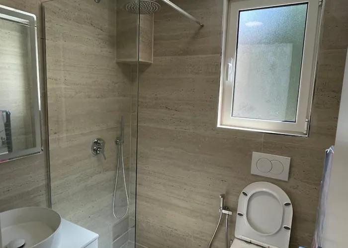 Apartment By Foot - Charm *